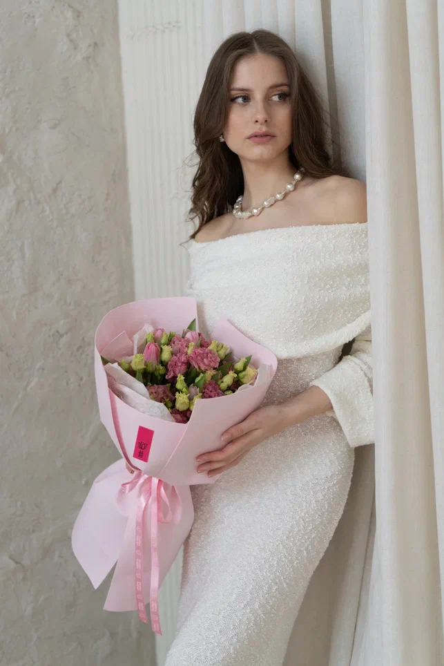 Букет тюльпанов и эустомы Трепет счастья