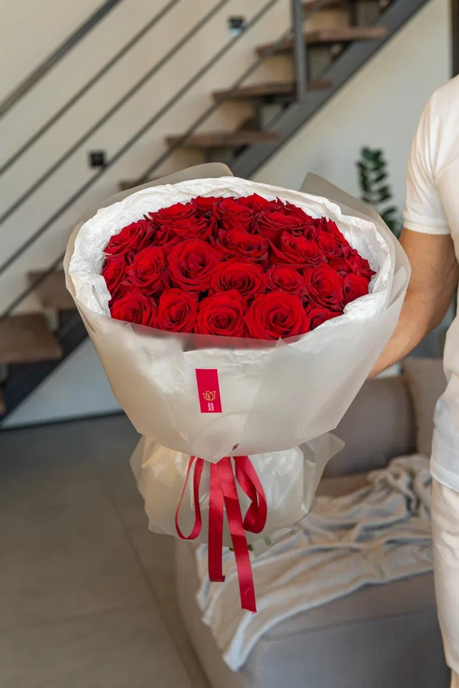 Букет из 25 роз Лучи любви