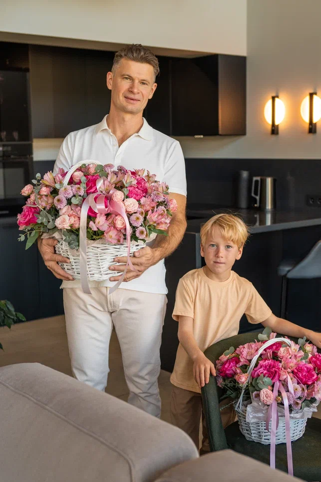 Корзина с цветами для любимой