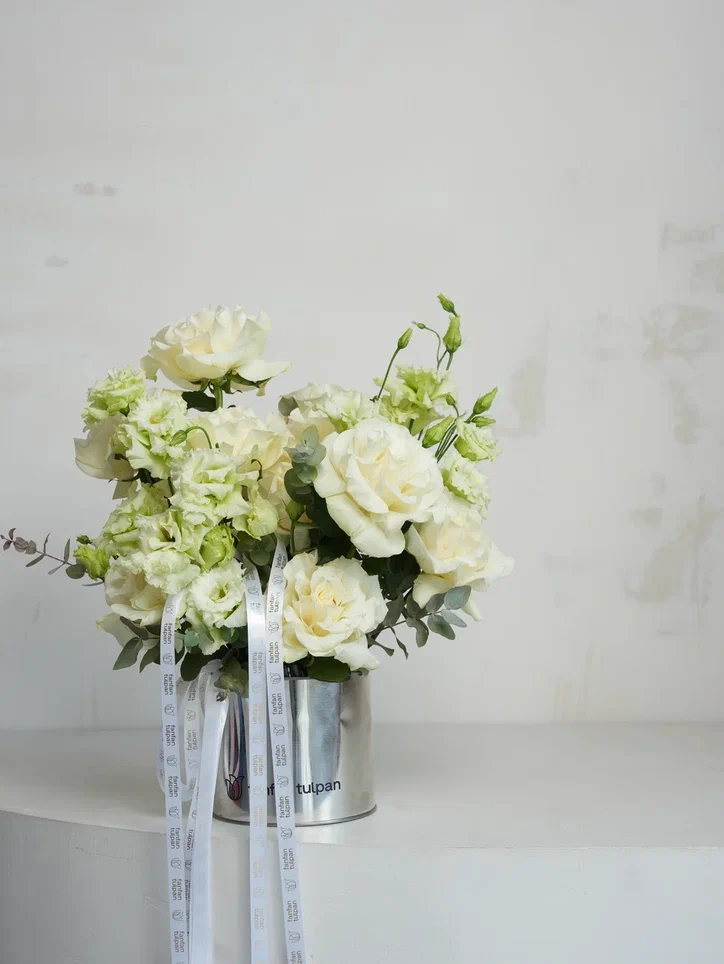 Авторская композиция из роз Сияние