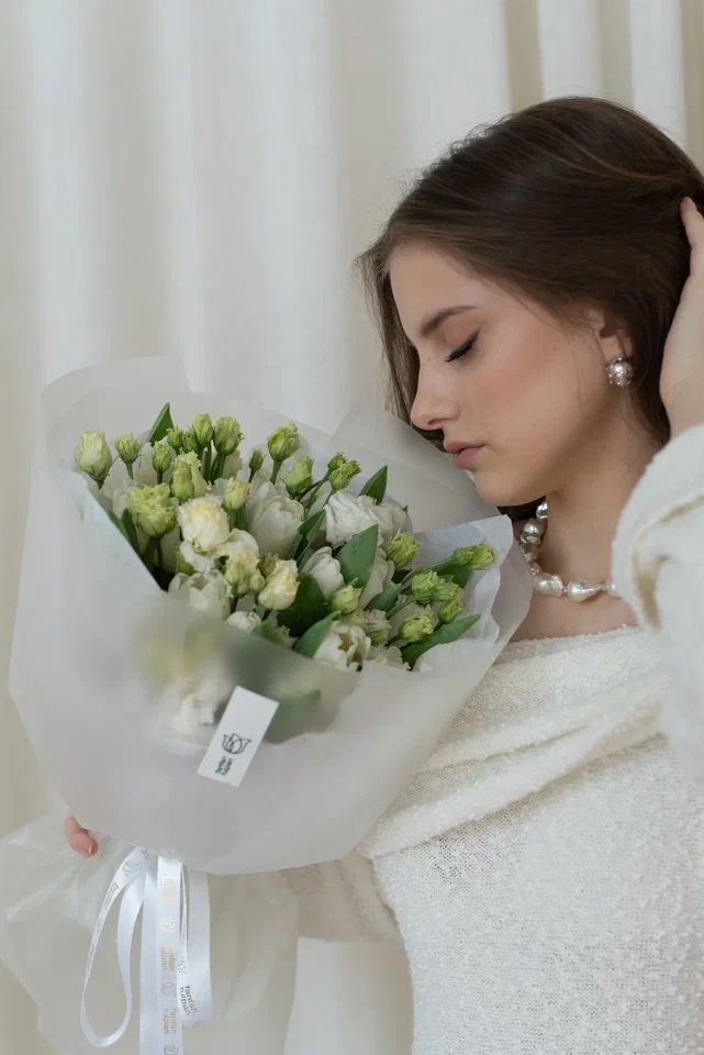 Букет тюльпанов и эустомы Вечер комплиментов 