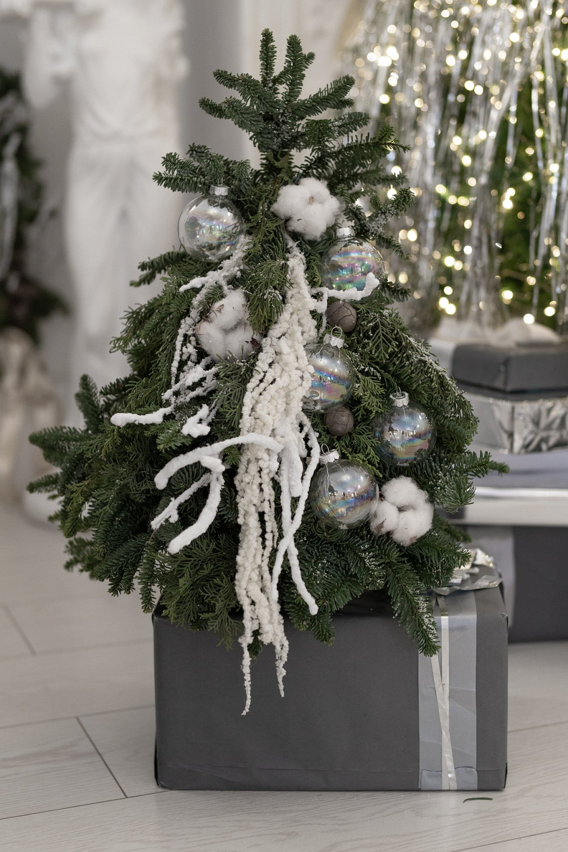 Новогодняя елка Mistletoe