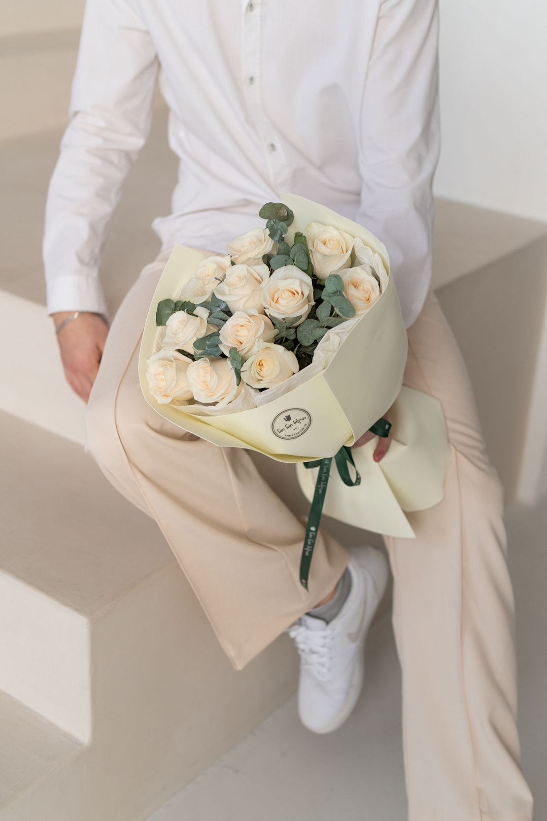 Букет кремовых роз Eggshell rose